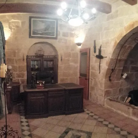 منزل للإقامة Central 600 Years Old House Of Character Żabbar